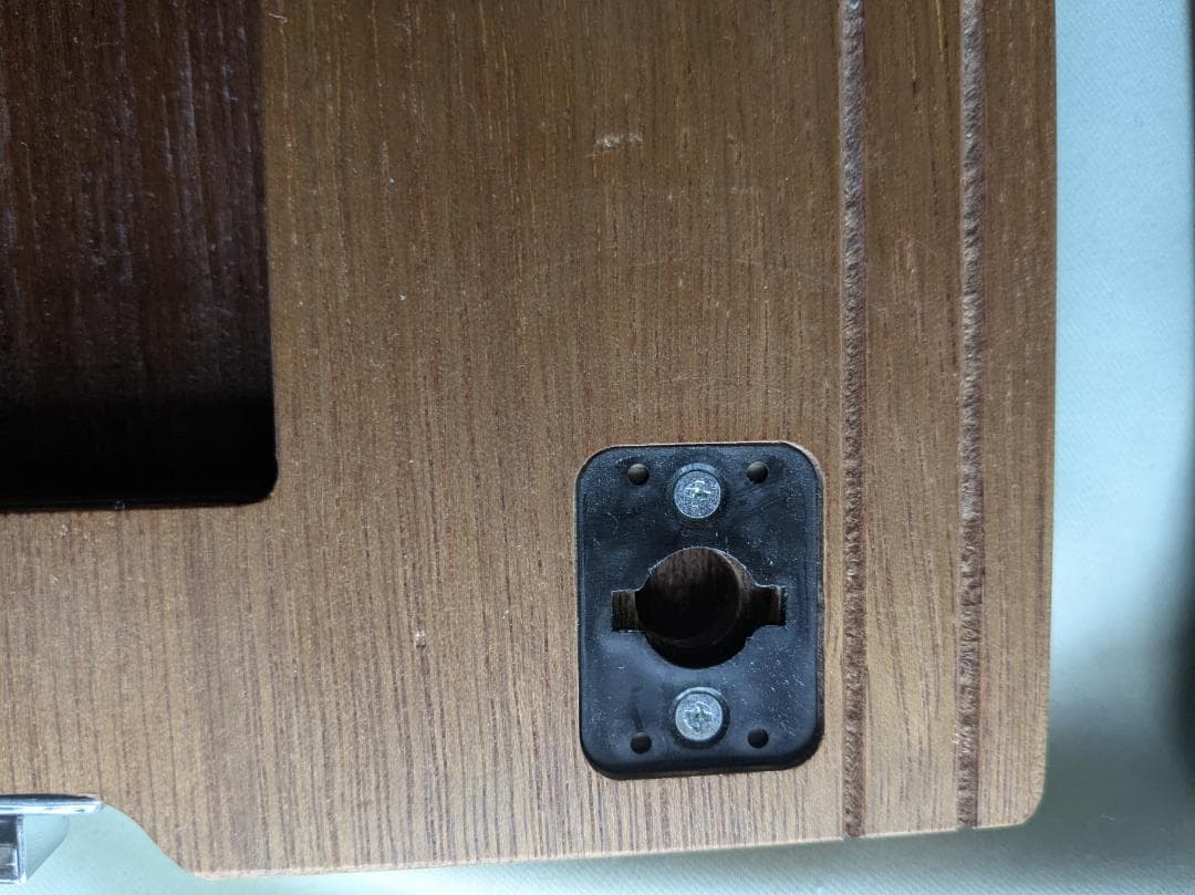 ピアノ足台　吉澤　アシストペダル用足台 ASS-V　ケースとアシストペダル付き