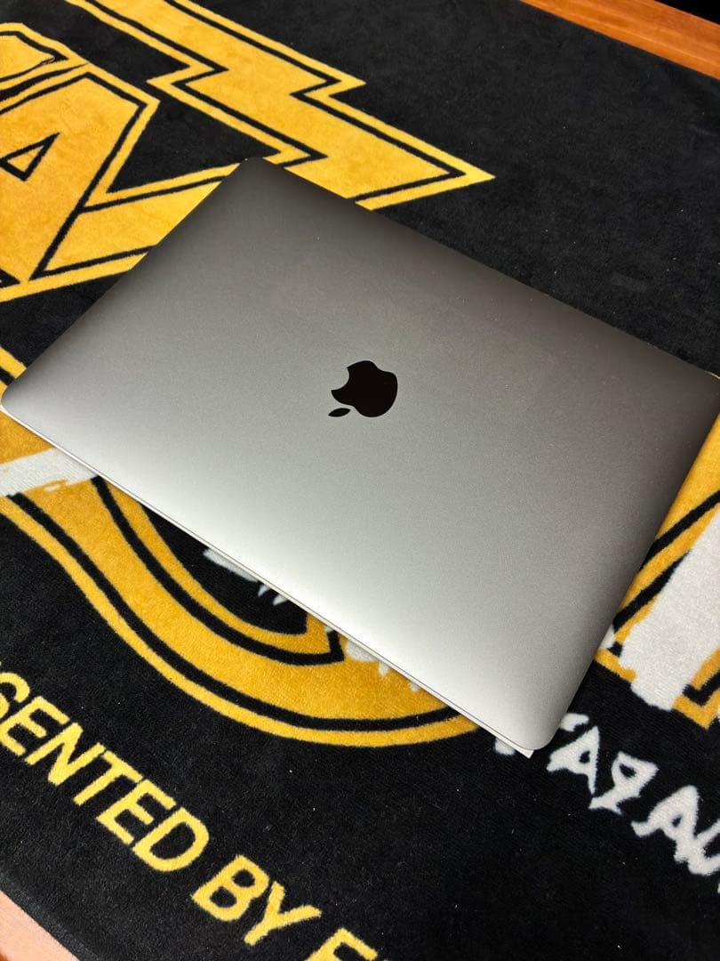 MacBook本体 MacBook Pro 2020 intel Core i7 RAM32GB