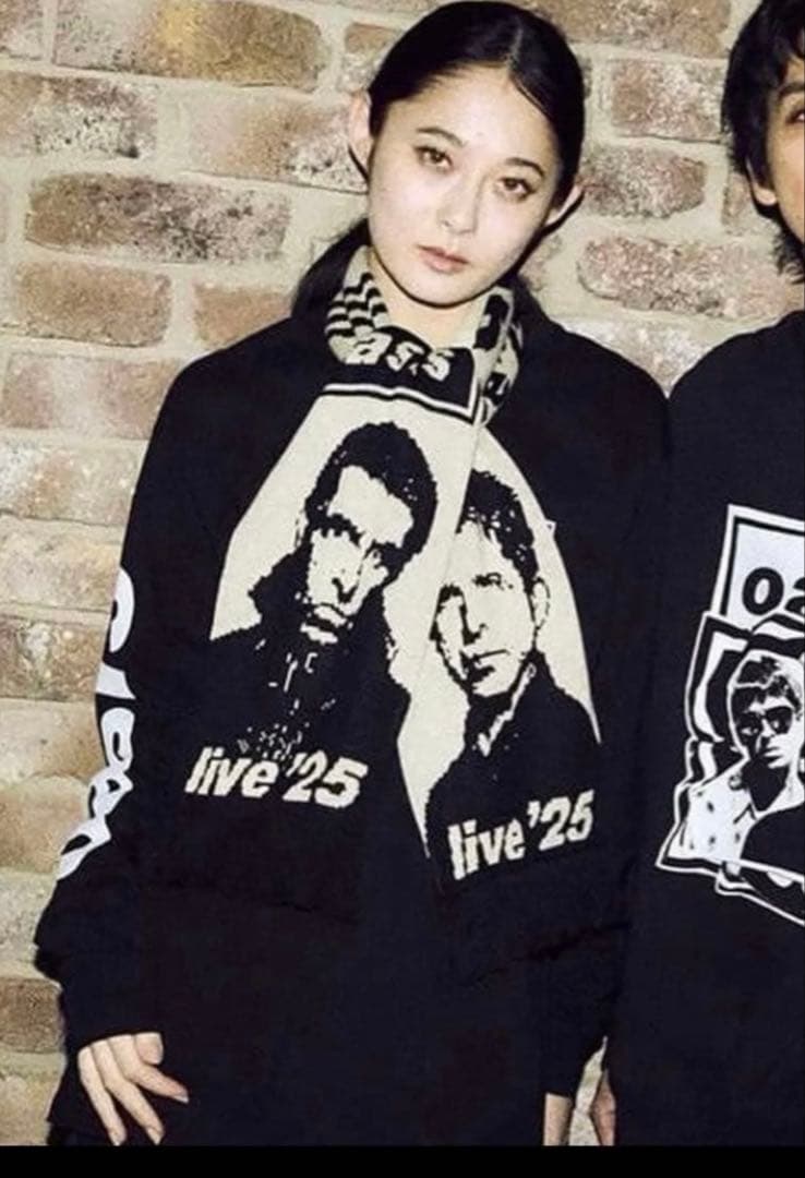 に*っ様 【限定】オアシス oasis live '25 フットボールスカーフ