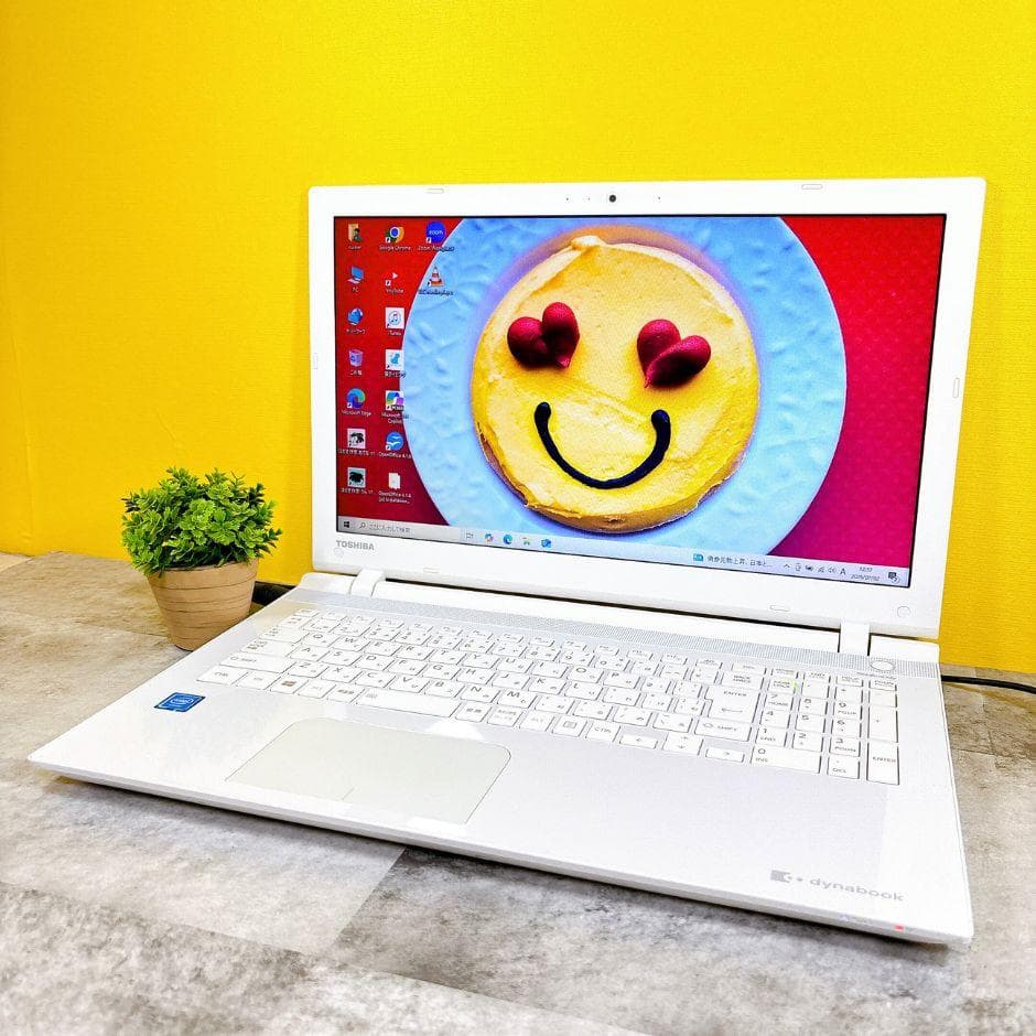 新品SSDでサクサク動作❣すぐ使えるノートパソコン白 薄型 カメラ付き 仕事趣味