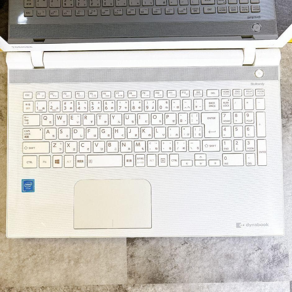新品SSDでサクサク動作❣すぐ使えるノートパソコン白 薄型 カメラ付き 仕事趣味
