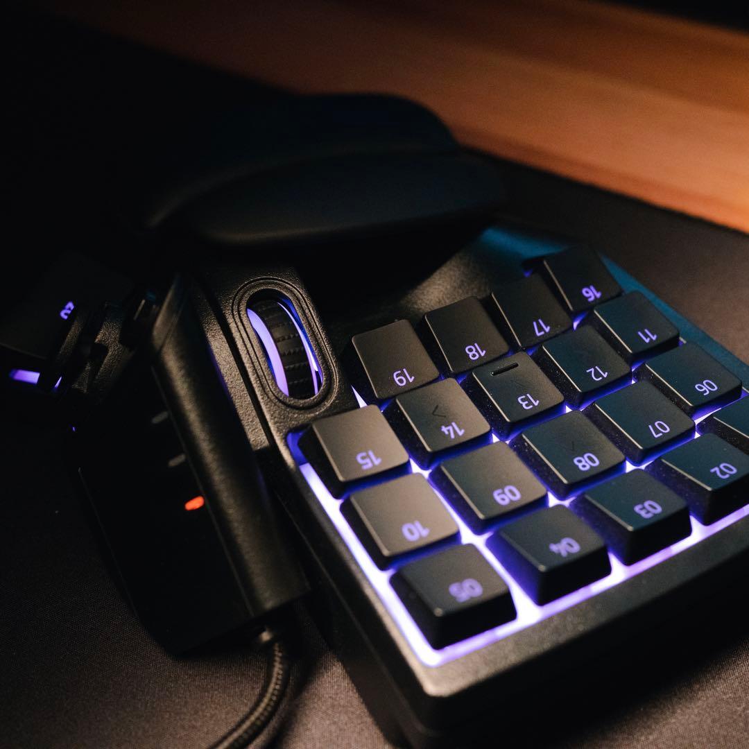 Razer TARTARUS V2 メカメンブレンゲーミングキーパッド