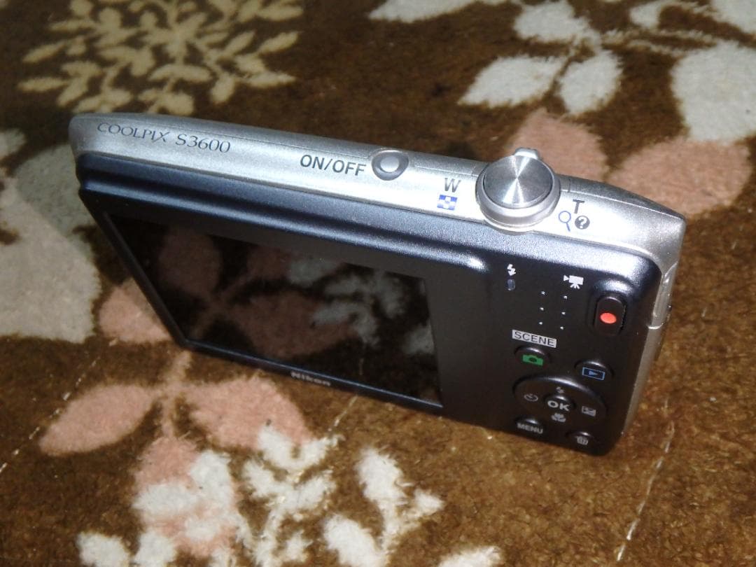 動作品 NIKON S3600 COOLPIX デジタルカメラ 少し難