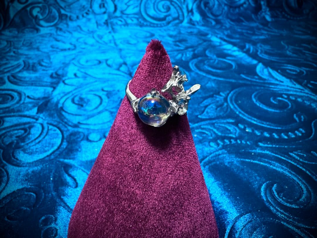 【遷移圏遺物】神官「オティヌス」／悪縁を断ち切る究極霊器 ⁂呪宝⁂ くー