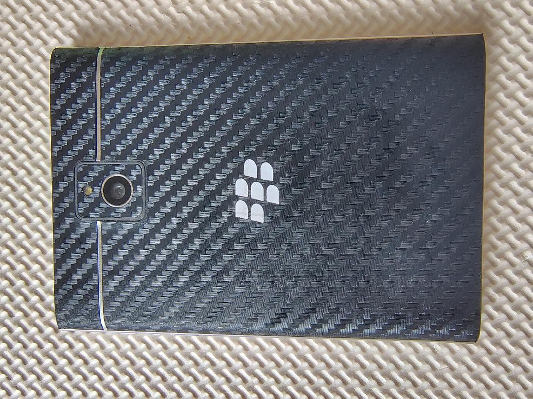 美品　BlackBerry Passport ブラックベリー パスポート 本体