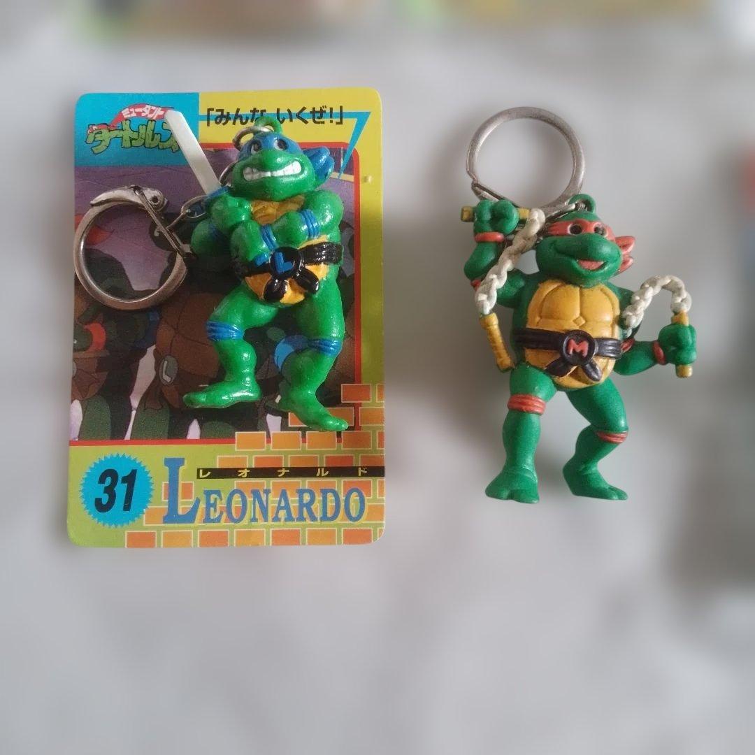 ミュ−タントタ−トルズ　キ−ホルダ− 　カバヤ食品　8種類　カ−ド付き
