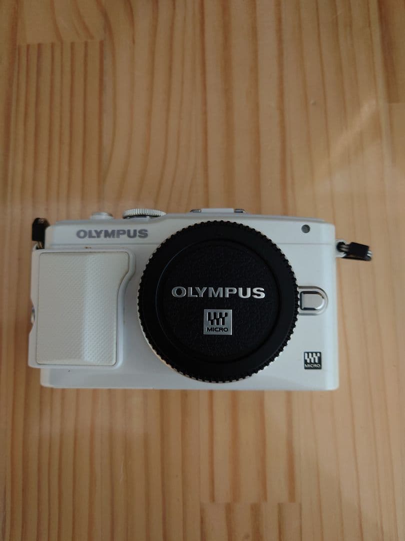 OLYMPUS オリンパス E-PL6 ホワイト シャッター数 約1516回
