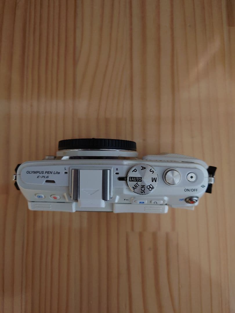 OLYMPUS オリンパス E-PL6 ホワイト シャッター数 約1516回