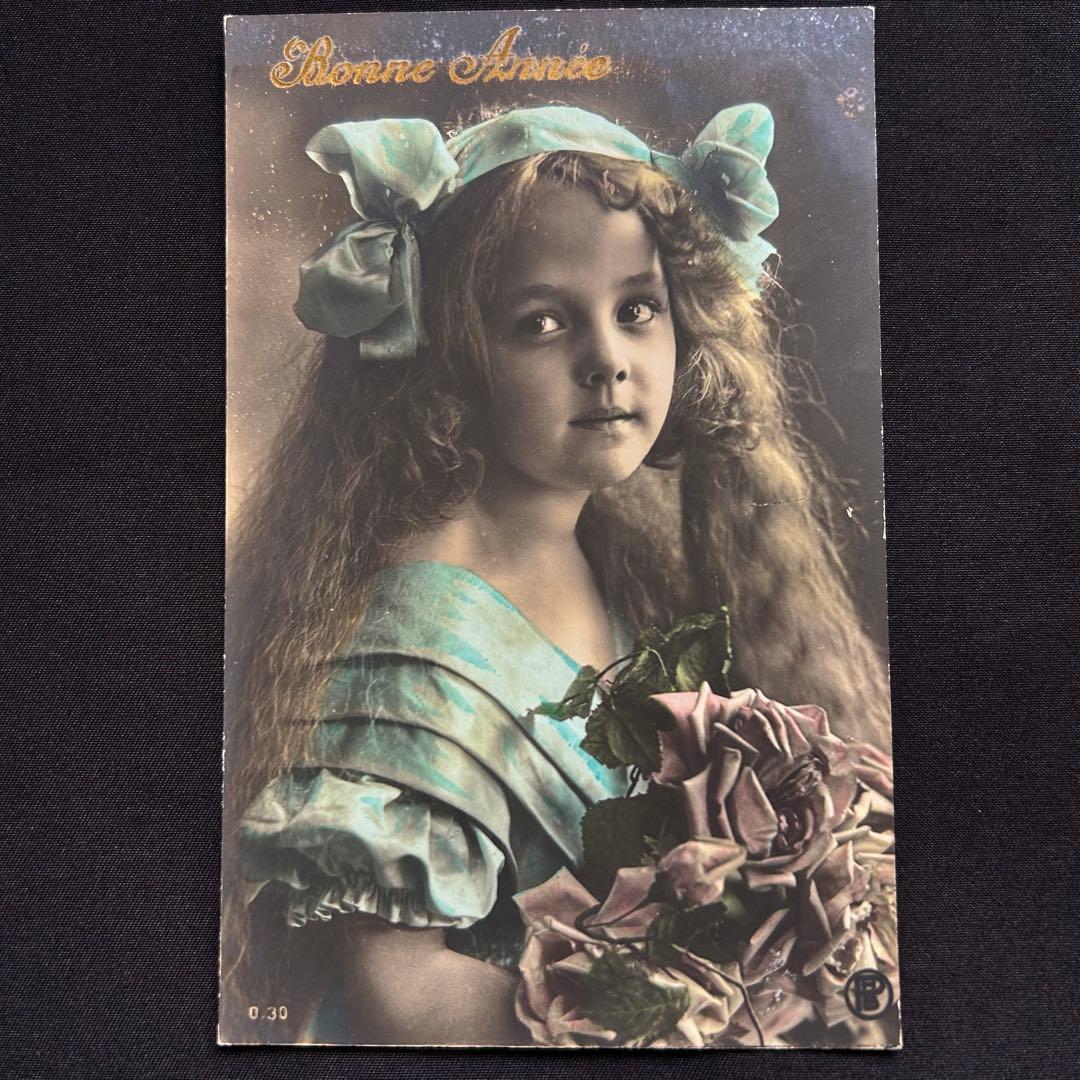 淡い青のリボンと薔薇の記憶 ― フランスアンティークポストカード