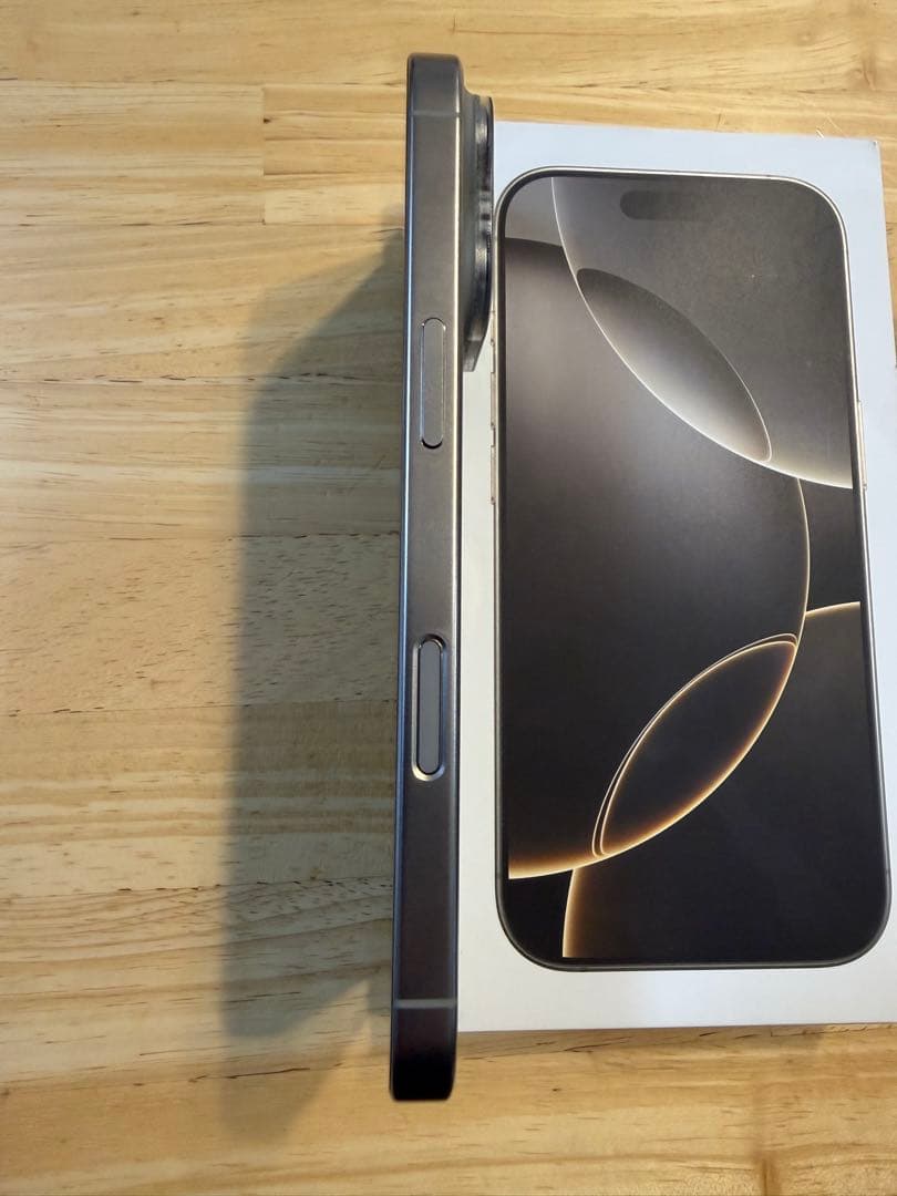 iPhone16pro 128GB ナチュラルチタニウム　使用期間５ヶ月　即発送