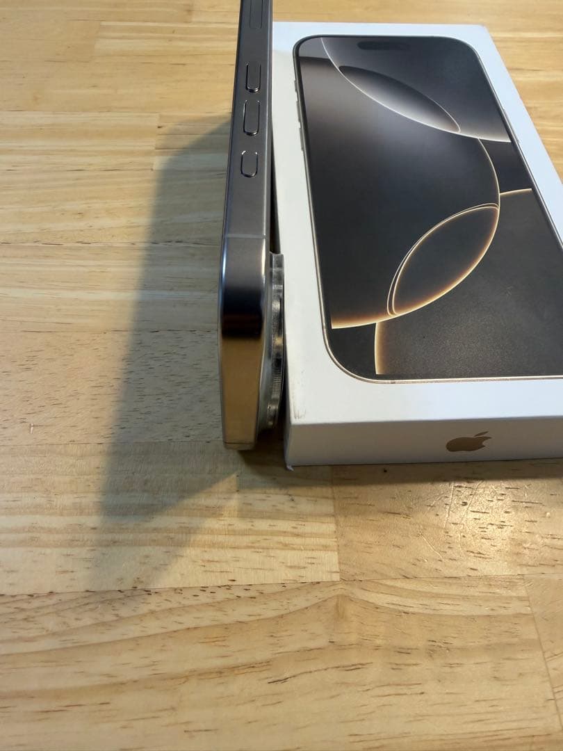 iPhone16pro 128GB ナチュラルチタニウム　使用期間５ヶ月　即発送