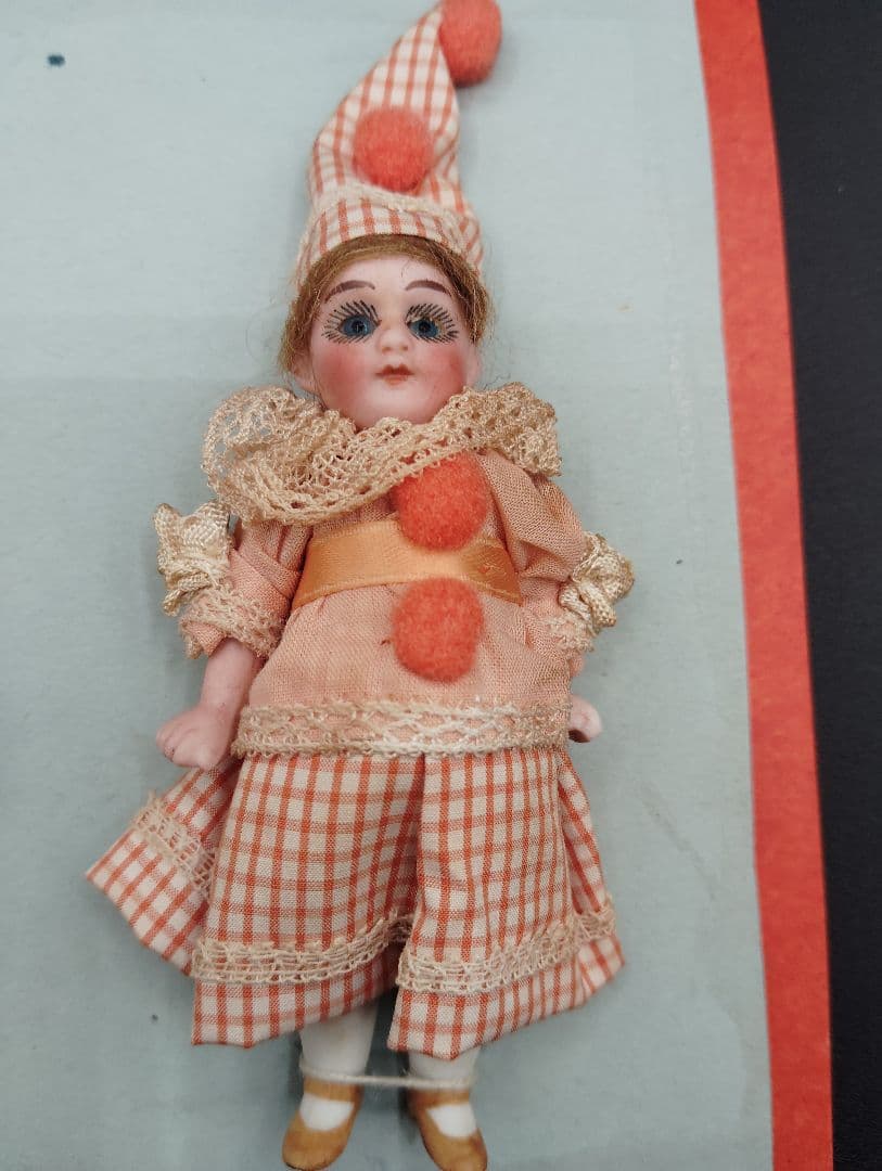 ドイツ製　ミニョネット　台紙に付いたペアの道化師ビスクドール　1900年代初頭