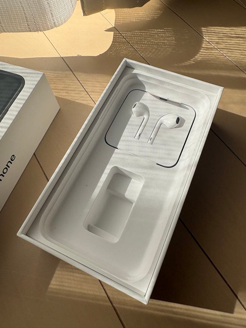 Apple iPhone XR 128GB 本体　ブラック