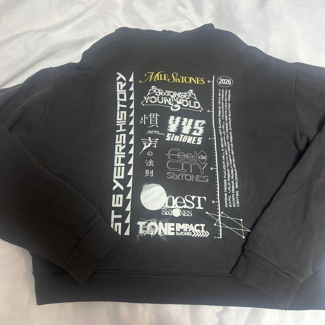 SixTONES 2026 フルジップパーカー ブラック