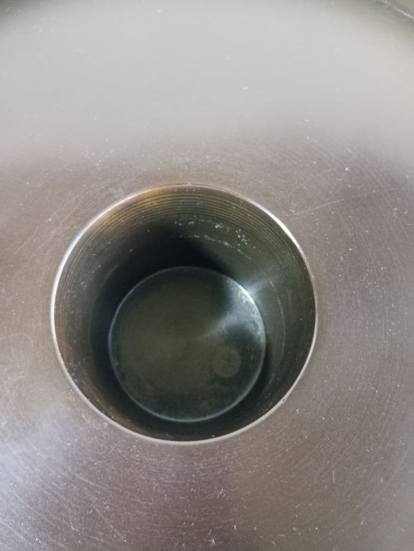 「唐銅 花器 薄端」＆「木製 花瓶台」2点セットです。