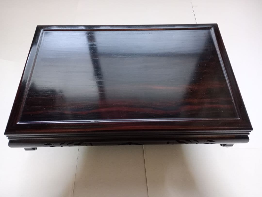 「唐銅 花器 薄端」＆「木製 花瓶台」2点セットです。