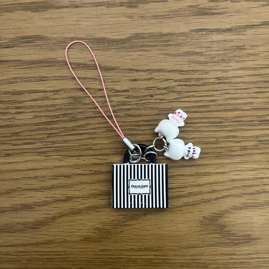 【超希少・美品】Peach John×ハローキティ　コラボチャーム　ストラップ