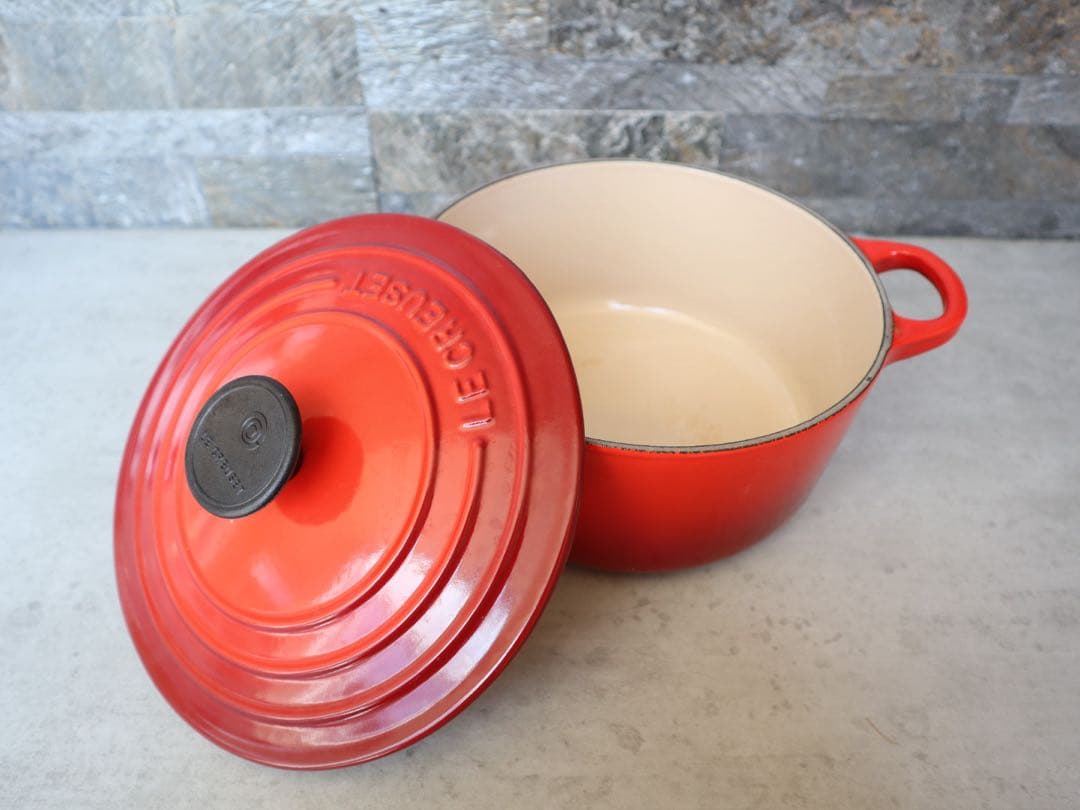 ル・クルーゼ赤 ホーロー鍋 クリーム内側